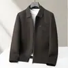 Chaqueta para Hombre 2026 Otoño/Invierno Solapa Cremallera Tejido Patchwork Superior Joven Lujo Ligero Estilo Old Money Ropa de Abrigo de Negocios