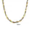 Conjunto de Colar com Cruz de Ouro K e Aço Titânio Estilo Europeu e Americano, Estilo Minimalista Popular entre Influenciadores, Modelo Feminino com Corrente