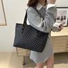Bolso Vintage para Mujer 2025 Nuevo de Gama Alta Gran Capacidad Estampado de Letras para el Trabajo y el Viaje Diario Bolso Tote de Hombro