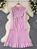 Vestido de tricô para outono e inverno, estilo socialite feminina, com textura, decote V, de abotoar único, acinturado, justo, vestido suéter