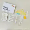 Utensilios para pastel cumpleaños juego de regalo de seis piezas tienda de repostería juego de suministros para fiesta al por mayor juego de cubiertos y platos desechables