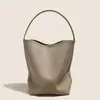 Bolsa Saco de Couro Bovino de Primeira Camada Grande Capacidade para o Dia a Dia 2026 Nova Moda Retrô Bolsa Grande Bolsa de Ombro em Couro Genuíno Texturizado