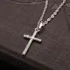 C222 Collar con Colgante de Cruz Simple Cadena para Mujer Europea y Americana Incrustado con Pedrería Versátil Diseño de Nicho Cadena para Clavícula Joyería