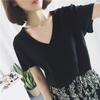 Camiseta Simples Branca com Decote V Grande e Manga Curta para Estudantes Meninas Camiseta Básica Solta e Versátil de Manga Curta