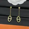 Aijia Nariz de Porco Joias para Comércio Exterior Atacado Novo Modelo Superfície Lisa Barra Horizontal Brincos Clássicos de Nariz de Porco com Franja Atacado