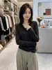 Camiseta de manga larga estilo americano, corte regular, con botones para mujer, nuevo diseño de otoño, estiliza y es versátil, perfecta como capa base o como top, A14236