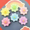 Flor de oito pétalas de cor brilhante simulação florzinha margarida acessórios de resina DIY adorno de cabeça grampo de cabelo capa de celular adesivo para copo de água
