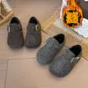Zapatos Birkenstock Peludos de Suela Gruesa para Mujer 2026 Nuevos Otoño/Invierno Retro Forro Interior Cálido Peludo Mocasines de Moda Birkenstock
