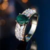 Anel Largo Oval Retro Tipo Esmeralda com Zircônia Cortada em Marquise Padrão de Espiga de Trigo Anel com Pedras Coloridas Incrustadas