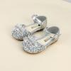 Sandálias Infantis Estilo Verão Biqueira Fechada 2026 Novas Tendências Verão Performance Sapatos de Princesa de Cristal para Crianças Flats de Solado Macio
