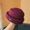 Sombrero pequeño de lana estilo Hepburn boina elegante sombrero tipo cubo sombrero simple versátil sombrero de copa redonda sombrero moderno sombrero de azafata de vuelo a la moda