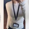 Camisa Básica Branca de Gola Redonda Ajustada para Mulheres no Outono e Inverno, Roupa Íntima Modeladora, Pode Ser Usada por Fora, Top de Tricô com Ombro Direito