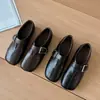 Zapatos de conducción de suela blanda de suela plana retro 2026 zapatos pequeños de cuero Mary Janes zapatos sencillos nuevos de otoño zapatos pequeños de cuero mocasines