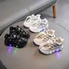Novos Tênis de LED para Primavera e Outono para Crianças, Tecido Respirável com Tiras, para Crianças de 1 a 6 Anos, Tênis Esportivos Casuais Luminosos, Modernos