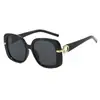 Gafas de sol cuadradas de montura grande a la moda para mujer Gafas de sol europeas y americanas Gafas de sol anti-UV Sombrilla de moda