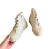 Zapatos de lona retro de caña alta en color negro con un diseño sofisticado de suela gruesa para mujer, nueva colección de otoño 2026, perfectos para combinar con vestidos, estilo casual y deportivo