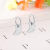 Aretes populares japoneses y coreanos de media luna brillante adornados con brillantes diamantes de circonio, frescos y dulces para mujer, de acero inoxidable, venta al por mayor