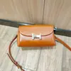Bolsa Pequena de Textura de Luxo Feminina 2024 Nova Bolsa de Mão Simples Versátil Bolsa Quadrada Pequena Estilo Western Retrô Bolsa Transversal para o Dia a Dia