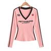 Camiseta de Manga Larga Estilo Americano Retro Hot Girl con Cuello en V y Estampado a Contraste para Mujer, Nuevo Traje Casual de Principios de Otoño con Shorts Deportivos Stretch