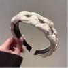 Diadema de alta gama refinada con parte superior craneal alta para mujer 2024, nueva diadema con diamantes de imitación de sentido avanzado, elegante diadema con tarjeta para el cabello.