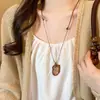 Colar com Pingente de Bolota de Madeira Estilo Floresta Retrô para Mulheres, Novo Colar Trançado Design de Nicho Estilo Étnico Zen Chinoiserie