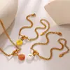 Pulsera Nudosa de Acero Inoxidable Chapado en Oro de 18 Quilates con Colgante de Letra Redondo de Colores Estilo Dulce y Fresco Personalizado Europeo y Americano Joyería para Manos Dopamina