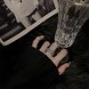 Corea del Sur Estilo Simple Moda Personalidad Anillo Hueco de Diamantes Completos Apilable para Mujer Combinación Total Sentido de Diseño de Alta Gama Venta al por Mayor en Vivo
