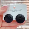Nuevos Pendientes Redondos de Cuero Geométricos para Otoño e Invierno con un Toque de Lujo, Pendientes Versátiles con Cierre de Plata, Estilo Minimalista, Plata Pura