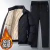 Jaqueta acolchoada de algodão forrada com fleece e espessa para pais jaqueta de inverno masculina de algodão com enchimento de plumas conjunto de calças de algodão com lã de cordeiro para meia-idade e idosos