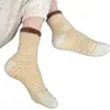 Nuevos Calcetines de Coral con Rayas de Media Pantorrilla Otoño/Invierno Engrosados Calientes para el Piso Ropa Sencilla para el Hogar Calcetines para Dormir de Mujer Cruzados