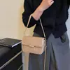 Bolsa pequena tecida texturizada para mulheres, nova bolsa quadrada da moda 2026 para trabalho e deslocamento, bolsa de ombro e transversal versátil de verão