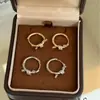 Elegantes~Brincos Dourados com Laço e Strass com Microincrustação, Design de Nicho, Brincos de Luxo Leve Exquisitos de Alta Qualidade para Mulheres