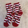 Calcetines de Navidad de coral de otoño e invierno, calcetines de suelo cálidos para el hogar de terciopelo medio, calcetines de Navidad de Papá Noel