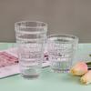 Vaso de vidrio a cuadros simple, apilado, con boca recta, para uso doméstico, para jugo, cerveza y bebidas frías.