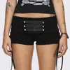 Shorts de mujer y2k de tiro bajo con cordones, estilo punk vintage con adornos de remaches, minishorts negros ajustados