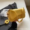 Bolso de hombro con hebilla magnética abatible de alta calidad, bolso de trabajo para mujer, moderno y sencillo, bolso cruzado portátil para debajo del brazo.