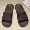 Chinelos de Fundo Macio de Luxo Leve Atacado Femininos para Interior Casa Banheiro Antiodor Leves Tendência Estilo Retrô Sandálias para Mulheres