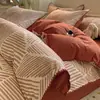Conjunto de cama simples de outono e inverno de algodão puro escovado de quatro peças, capa de edredom espessa 100% algodão e um conjunto de lençóis de três peças luxuoso e de alta qualidade