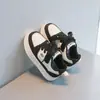 Otoño 2026 Nuevos Zapatos Deportivos Tendencia para Niños Zapatos Casuales Ligeros Estilo Coreano Moda Versátil Tenis para Niñas Venta al por Mayor