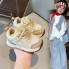 Nuevos Zapatos para Caminar de Bebé y Niño Pequeño Otoño/Invierno 2026 Suela Suave Antideslizantes Unisex Zapatos Deportivos para Bebé Superficie de Cuero Funcionales