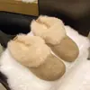 Sapatos femininos retro Boken, chinelos com solas grossas, que aumentam a altura, adequados para uso externo, com adição de lã para aquecimento, novos chinelos de algodão peludos, espessados para o inverno de 2026