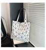 Bolso Rombo Geométrico con Costura Láser Nuevo 2024 Bolso de Hombro para Mujer de Color Sólido de Moda Lentejuelas Bolso Tote de Gran Capacidad