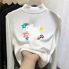 Ropa infantil versátil: nuevos estilos de otoño e invierno de tops forrados de felpa para niñas, con cuello semi-alto, diseñados para niños mayores, que brindan calidez y un look casual