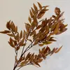 Folhas de salgueiro artificiais de galhos altos para decoração de salão de casamento com tema de floresta, arranjos florais, decoração de fundo, móveis macios de hotel e paisagismo de shopping center