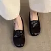 Zapatos casuales para mujer de punta redonda para ir al trabajo, con aumento interno de altura, mocasines cómodos sin cordones, zapatos pequeños de cuero sencillos, suaves para otoño 2026
