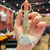 Llavero Creativo de Pez Incrustado con Diamantes Brillantes, Colgante de Mochila Escolar Moderno y Sencillo, Accesorio de Alta Gama de Tienda Boutique