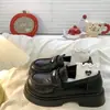 Mocasines británicos de suela gruesa estilo francés, nuevos zapatos cómodos versátiles sin cordones para el otoño de 2026, zapatos de cuero estilo JK japonés para mujer
