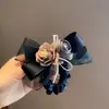 Acessório de Cabelo Elegante Flor Rosa de Alta Qualidade com Laço de Rede e Elástico de Cabelo de Rosa para Mulheres