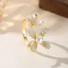 Anel Aberto Flor Dupla Coreano Cor Dourada Cristal Incrustado Diamante Pérola Flor Anel Ajustável para Mulheres Luxo Leve Doce Acessório