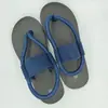Sandalias de verano transfronterizas nuevas de EVA con clip para mujer de tacón medio sandalias planas de clip para mujer zapatos de playa exagerados venta al por mayor